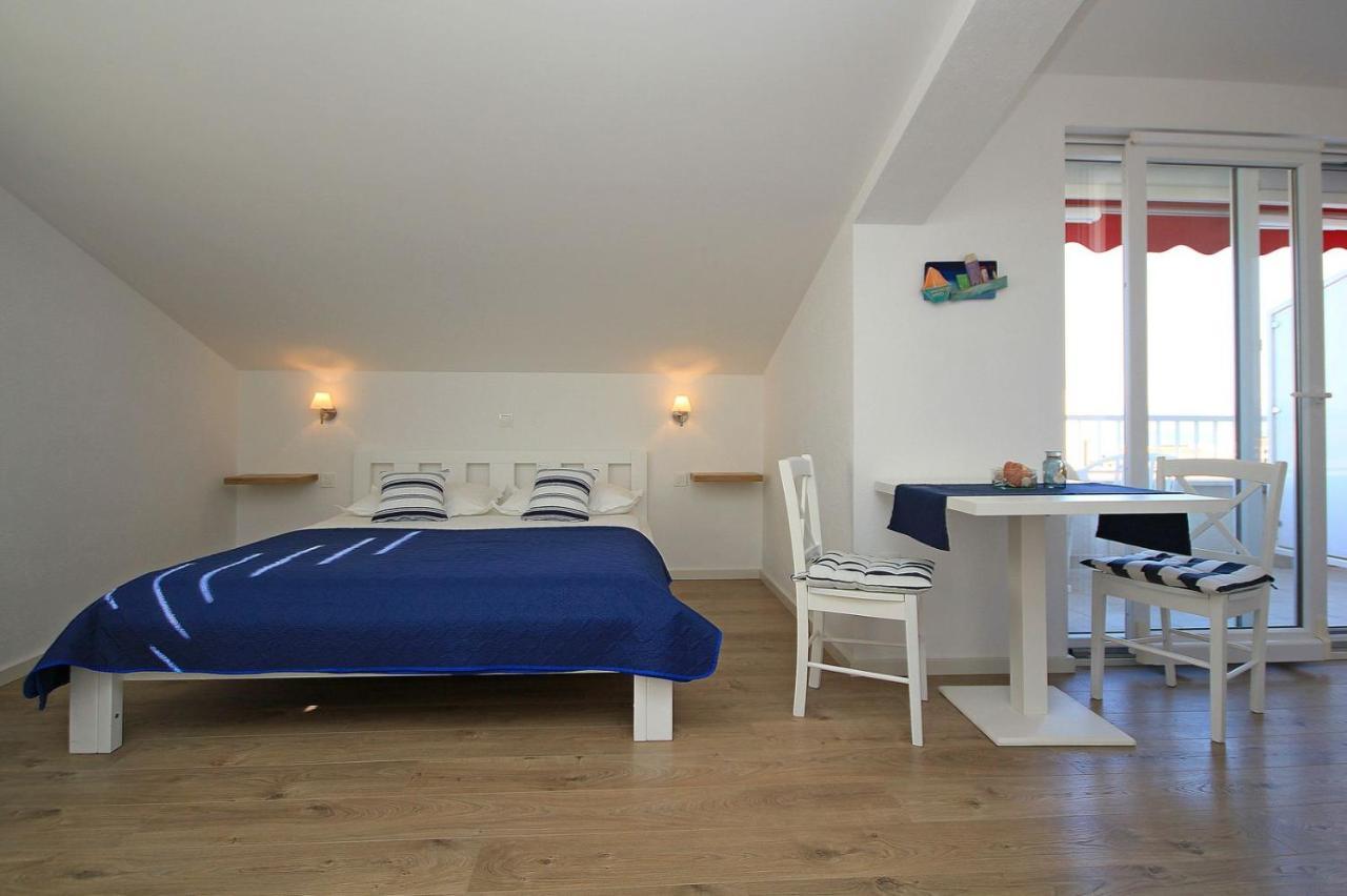 Apartments Ema Near Beach Makarska Esterno foto
